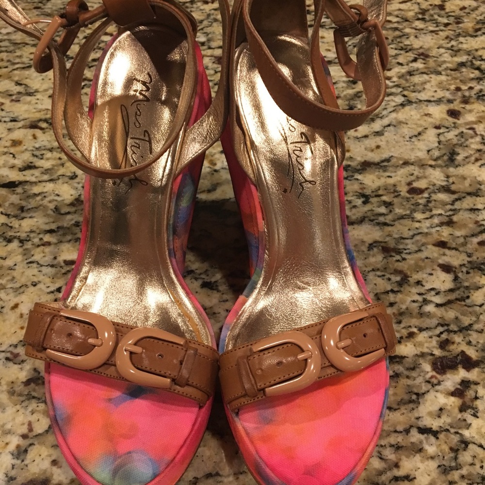 Miss Trisha~ new wedge sandal/size 6.5 NWT
